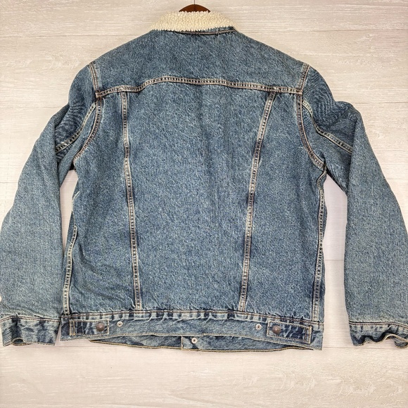 Levi's Men's Sherpa Lined Trucker Jacket Size Large - Picture 11 of 11